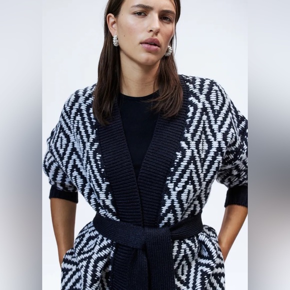 Belt Black and White Sweater - Picture 2 of 5